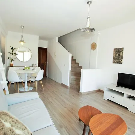 Alquilaencanarias Medano Vistamarina